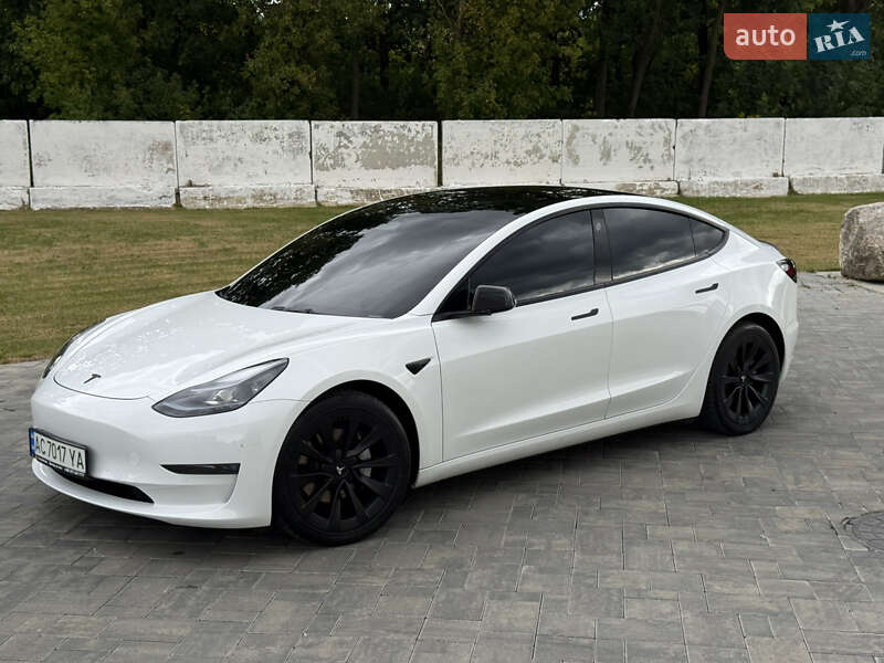 Седан Tesla Model 3 2022 в Луцке
