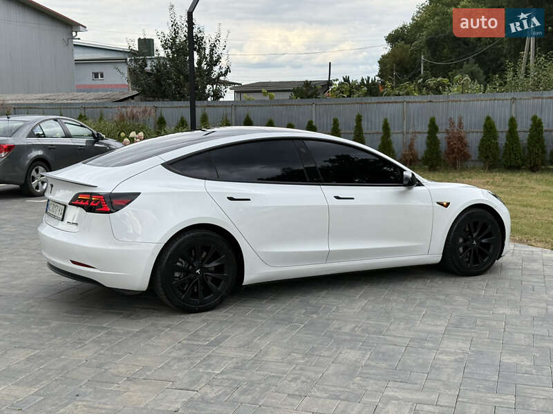 Седан Tesla Model 3 2022 в Луцке