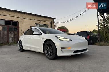Седан Tesla Model 3 2021 в Києві