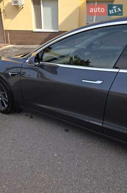 Седан Tesla Model 3 2018 в 