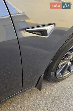 Седан Tesla Model 3 2018 в 