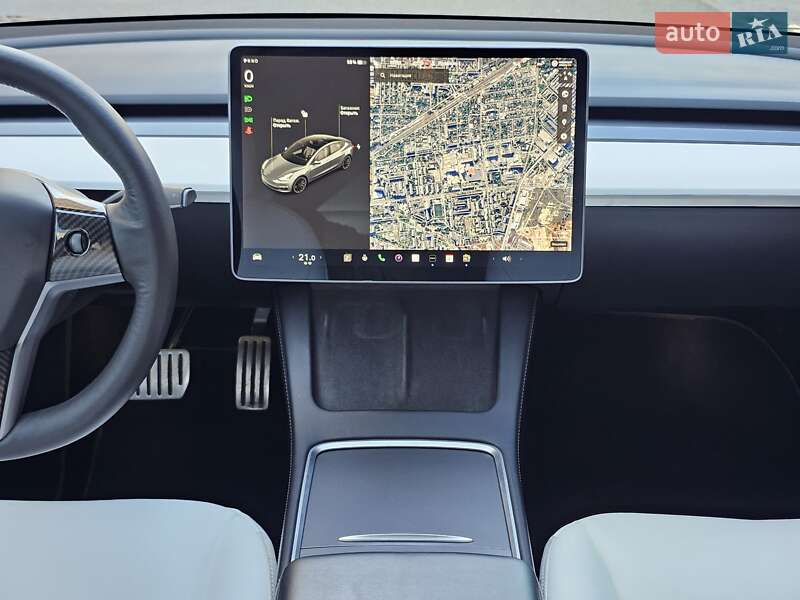 Седан Tesla Model 3 2021 в Киеве