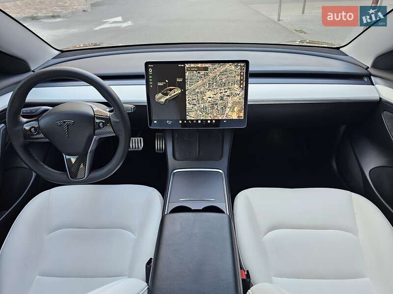 Седан Tesla Model 3 2021 в Киеве