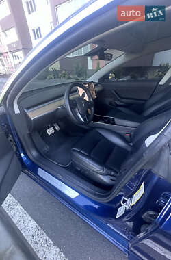Седан Tesla Model 3 2019 в 