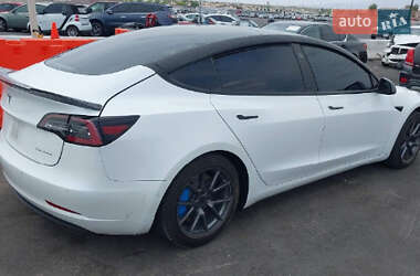Седан Tesla Model 3 2021 в 