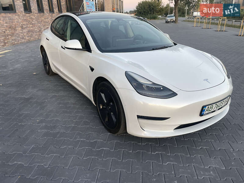 Седан Tesla Model 3 2022 в Виннице