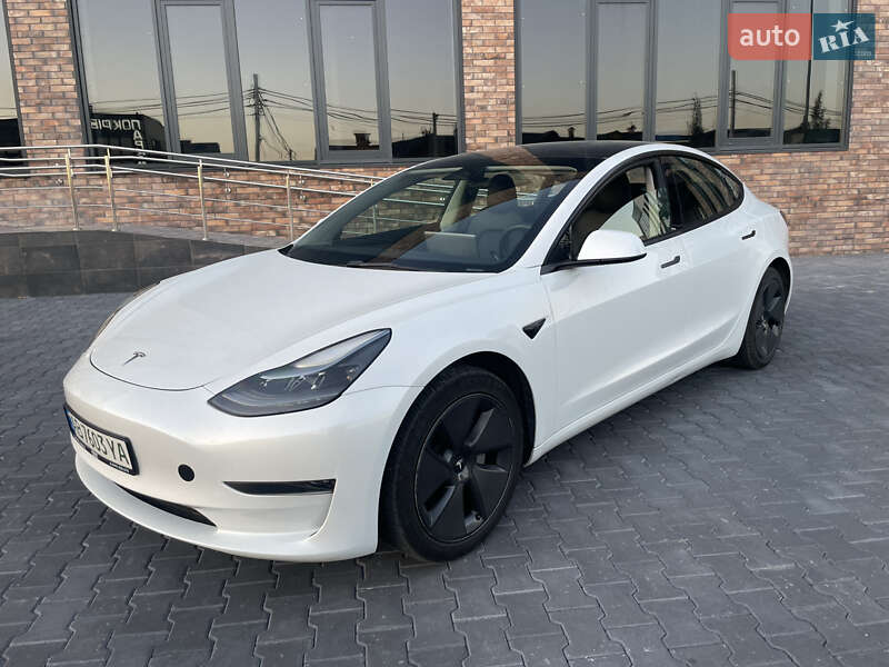 Седан Tesla Model 3 2022 в Виннице