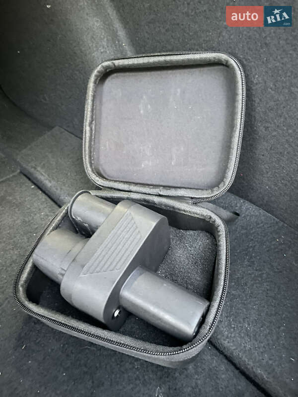 Седан Tesla Model 3 2022 в Виннице