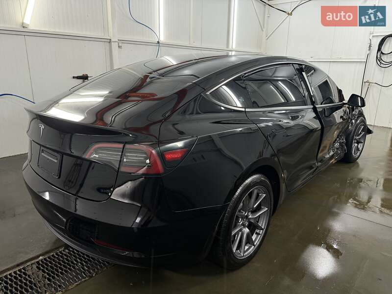 Седан Tesla Model 3 2023 в Дрогобыче