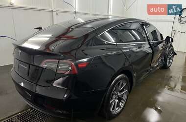 Седан Tesla Model 3 2023 в 