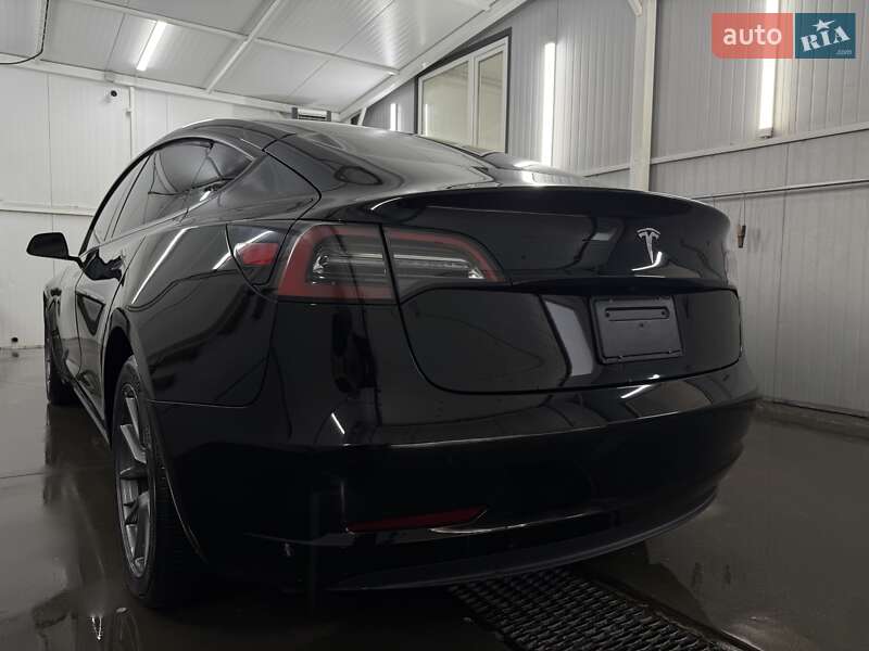 Седан Tesla Model 3 2023 в Дрогобыче
