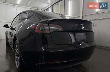 Седан Tesla Model 3 2023 в 