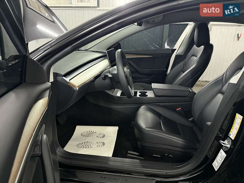 Седан Tesla Model 3 2023 в Дрогобыче