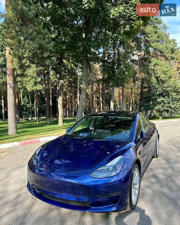 Tesla Model 3 2022