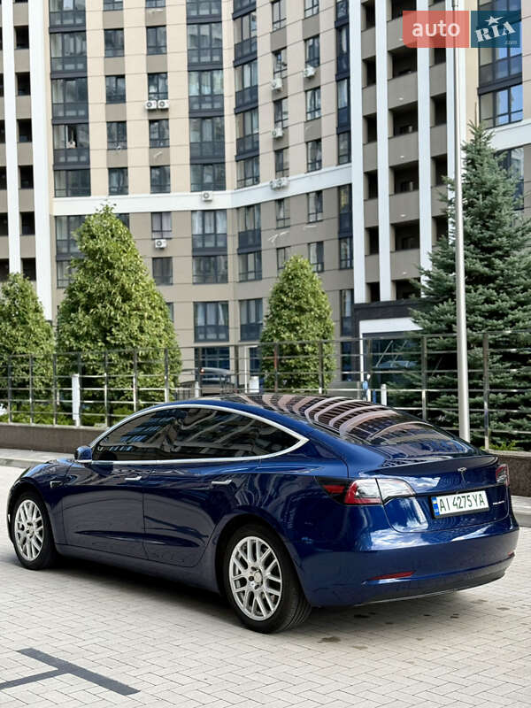 Седан Tesla Model 3 2018 в Киеве