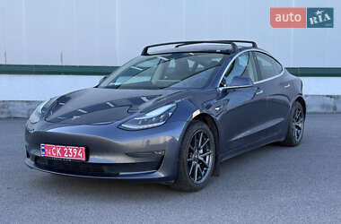 Седан Tesla Model 3 2019 в 