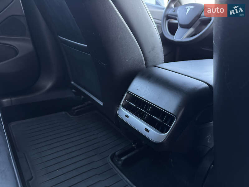 Седан Tesla Model 3 2019 в Вінниці