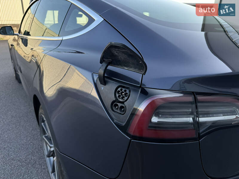 Седан Tesla Model 3 2019 в Вінниці