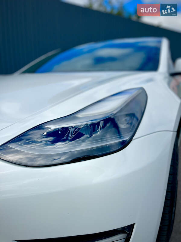 Седан Tesla Model 3 2021 в Полтаві