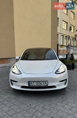 Седан Tesla Model 3 2020 в Івано-Франківську