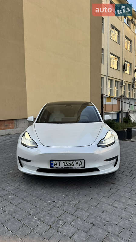 Tesla Model 3 2020