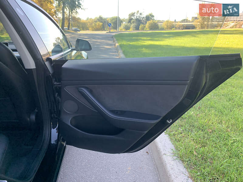 Седан Tesla Model 3 2022 в Киеве фото 23 Седан Tesla Model 3 2022 в Киеве