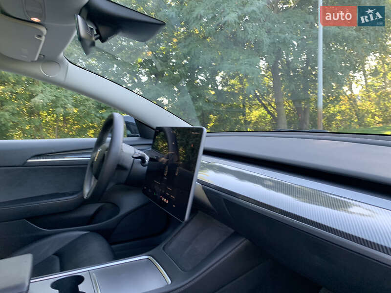 Седан Tesla Model 3 2022 в Києві