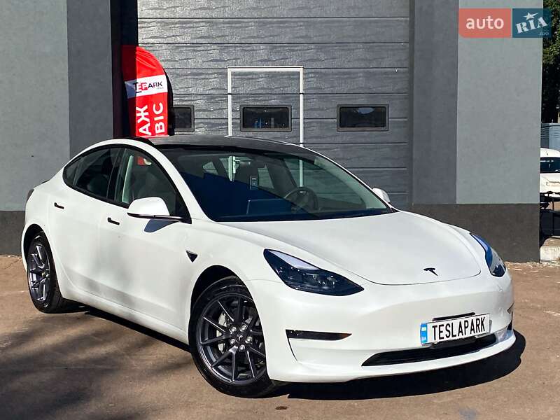 Tesla Model 3 2023