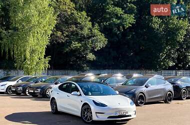 Седан Tesla Model 3 2023 в 