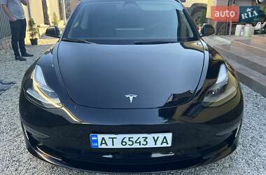 Седан Tesla Model 3 2022 в 