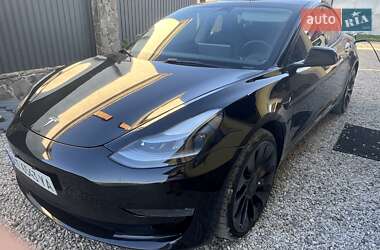 Седан Tesla Model 3 2022 в 
