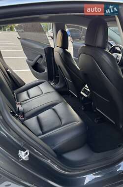 Седан Tesla Model 3 2018 в 