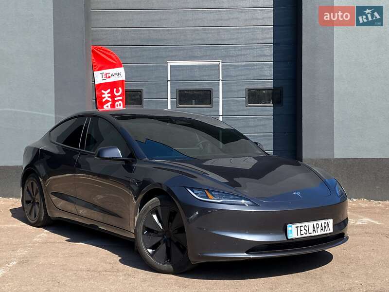 Tesla Model 3 2024