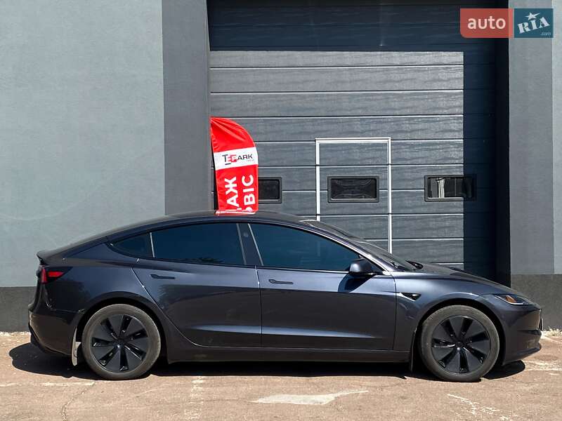 Седан Tesla Model 3 2024 в Киеве