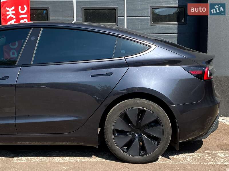Седан Tesla Model 3 2024 в Киеве