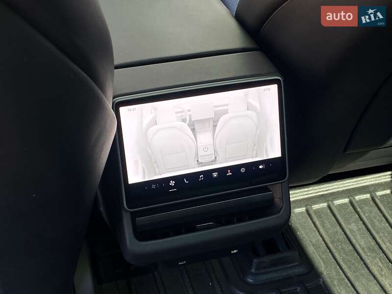 Седан Tesla Model 3 2024 в Киеве