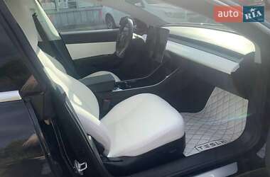 Седан Tesla Model 3 2019 в 