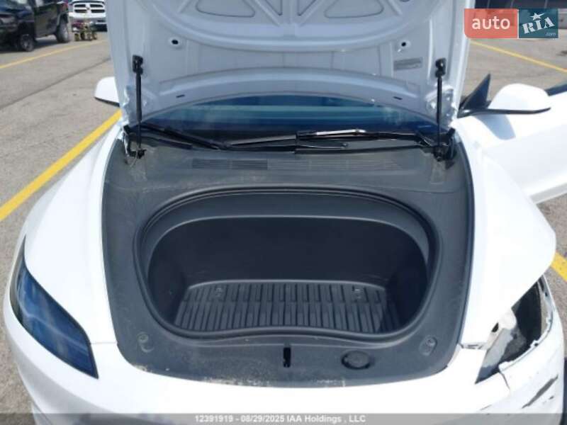 Седан Tesla Model 3 2024 в Николаеве фото 17 Седан Tesla Model 3 2024 в Николаеве