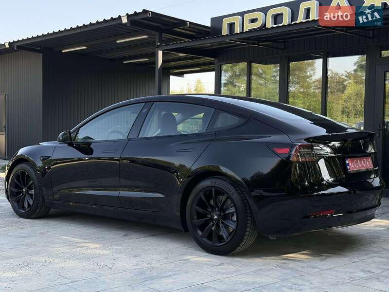 Седан Tesla Model 3 2022 в Ивано-Франковске