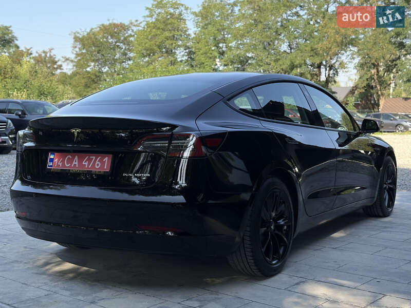 Седан Tesla Model 3 2022 в Ивано-Франковске