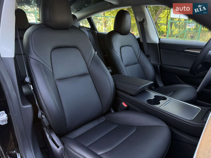 Седан Tesla Model 3 2022 в Ивано-Франковске