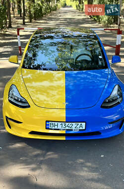 Седан Tesla Model 3 2019 в Одесі