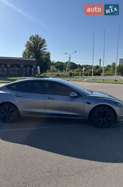 Седан Tesla Model 3 2024 в 