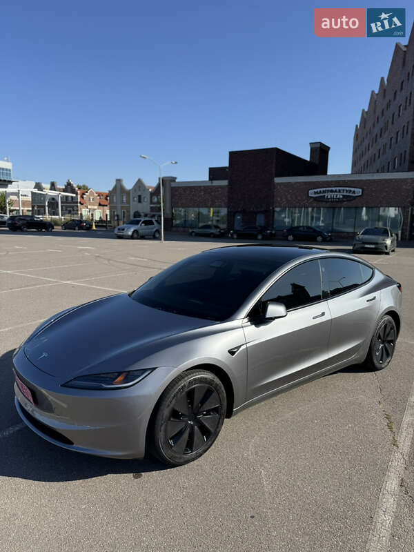 Седан Tesla Model 3 2024 в Василькове