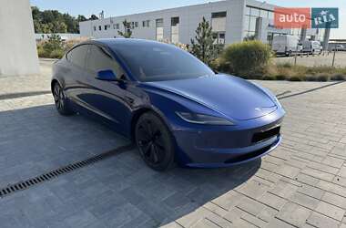 Седан Tesla Model 3 2024 в 