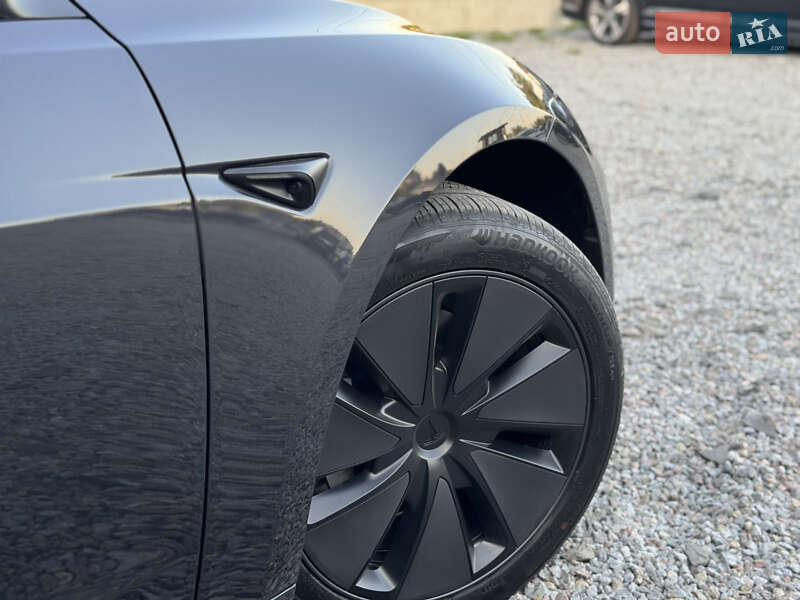 Седан Tesla Model 3 2024 в Луцке