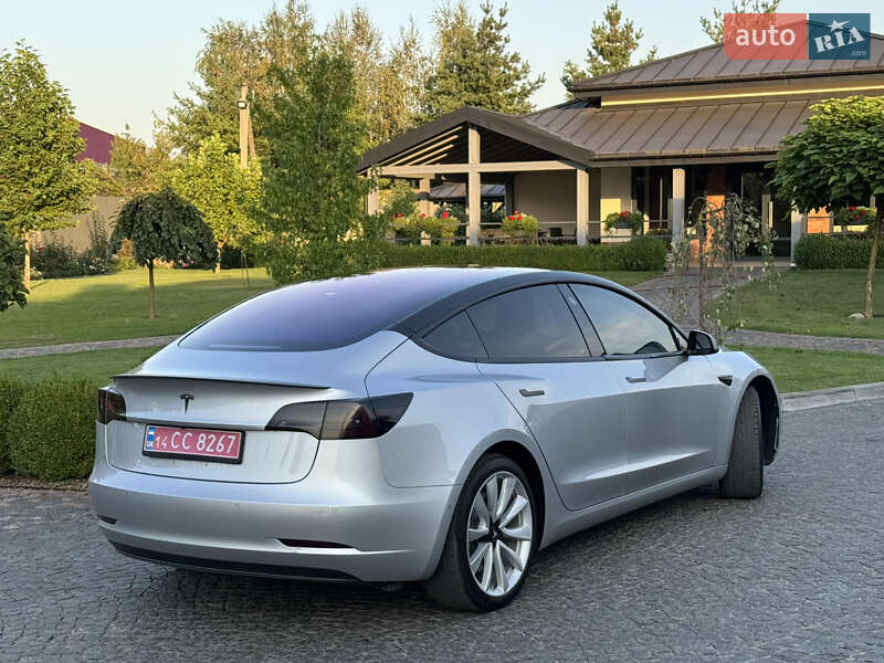 Седан Tesla Model 3 2018 в Львове