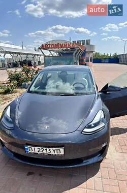 Седан Tesla Model 3 2022 в 