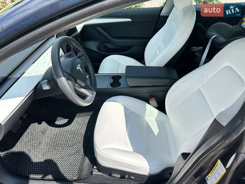 Седан Tesla Model 3 2022 в Полтаві