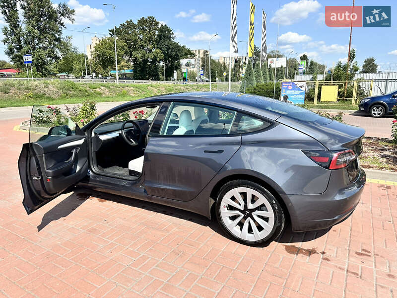 Седан Tesla Model 3 2022 в Полтаві